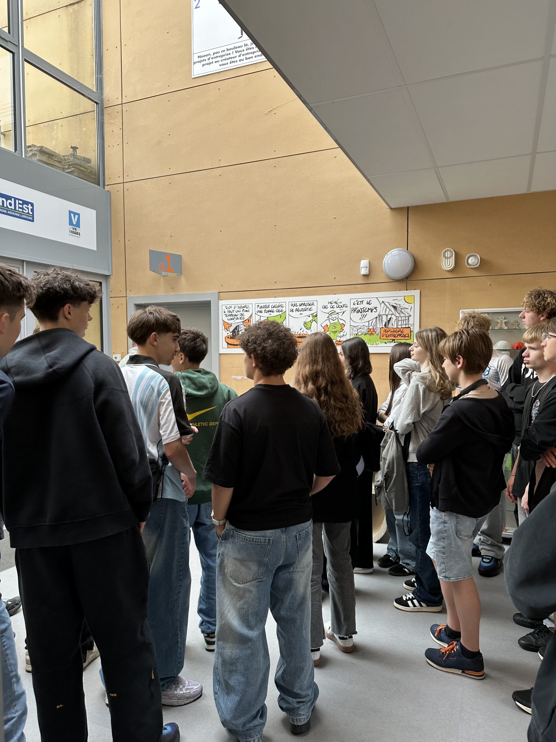 Image de N𝐨𝐮𝐬 𝐚𝐯𝐨𝐧𝐬 𝐞𝐮 𝐥𝐞 𝐩𝐥𝐚𝐢𝐬𝐢𝐫 𝐝’𝐚𝐜𝐜𝐮𝐞𝐢𝐥𝐥𝐢𝐫 𝐥𝐞𝐬 𝐞́𝐥𝐞̀𝐯𝐞𝐬 𝐝𝐮 𝐋𝐲𝐜𝐞́𝐞 𝐆𝐞𝐨𝐫𝐠𝐞𝐬 𝐁𝐞𝐚𝐮𝐦𝐨𝐧𝐭 𝐩𝐨𝐮𝐫 𝐮𝐧𝐞 𝐯𝐢𝐬𝐢𝐭𝐞 𝐝𝐞 𝐥𝐚 𝐏𝐞́𝐩𝐢𝐧𝐢𝐞̀𝐫𝐞 𝐝’𝐄𝐧𝐭𝐫𝐞𝐩𝐫𝐢𝐬𝐞𝐬 𝐝𝐞 𝐒𝐚𝐢𝐧𝐭-𝐃𝐢𝐞́-𝐝𝐞𝐬-𝐕𝐨𝐬𝐠𝐞𝐬 ! 🌟